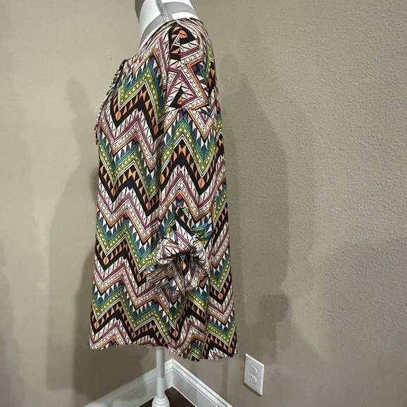 SIGNATURE STUDIO Colorful Print Blouse with buttoned sleeves(permanent), EUC! - Picture 2 of 6